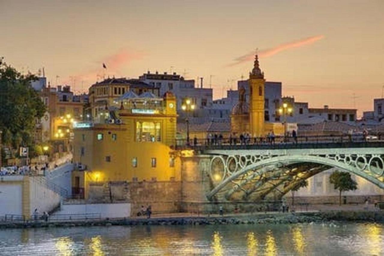 Апартаменты Atico Aire De Triana Севилья Экстерьер фото